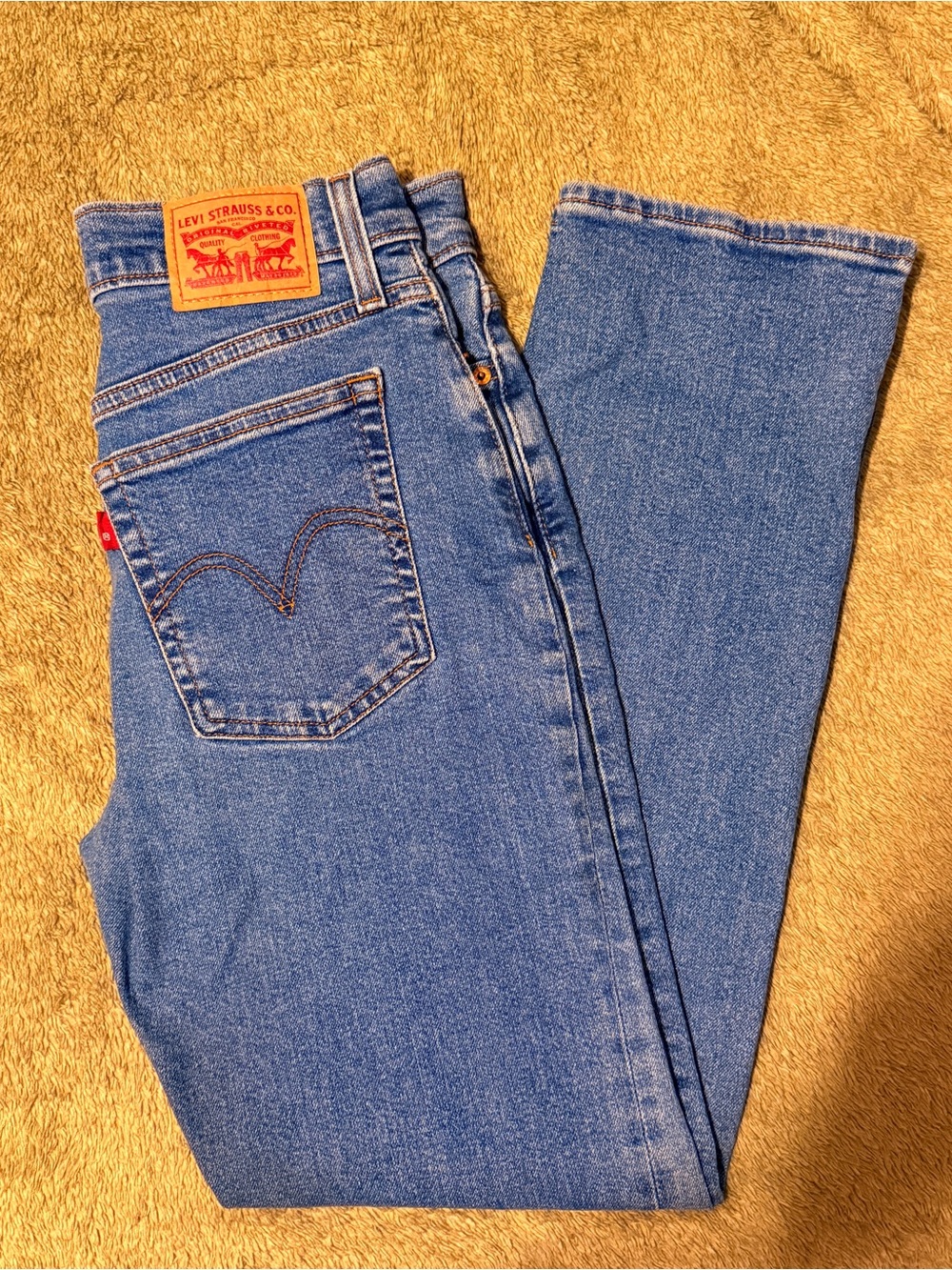 Levi’s wedgie straight size 27